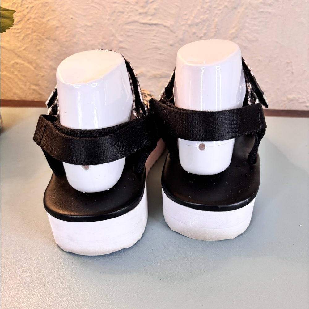 Kate Spade Dotty woman’s sandal size 8 - Picture 3 of 8